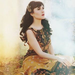 Meet your Posher, Clarissa